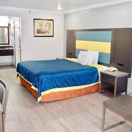 Budget Inn Ла-Пуэнте Экстерьер фото