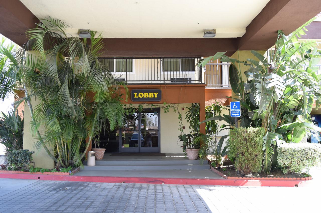 Budget Inn Ла-Пуэнте Экстерьер фото