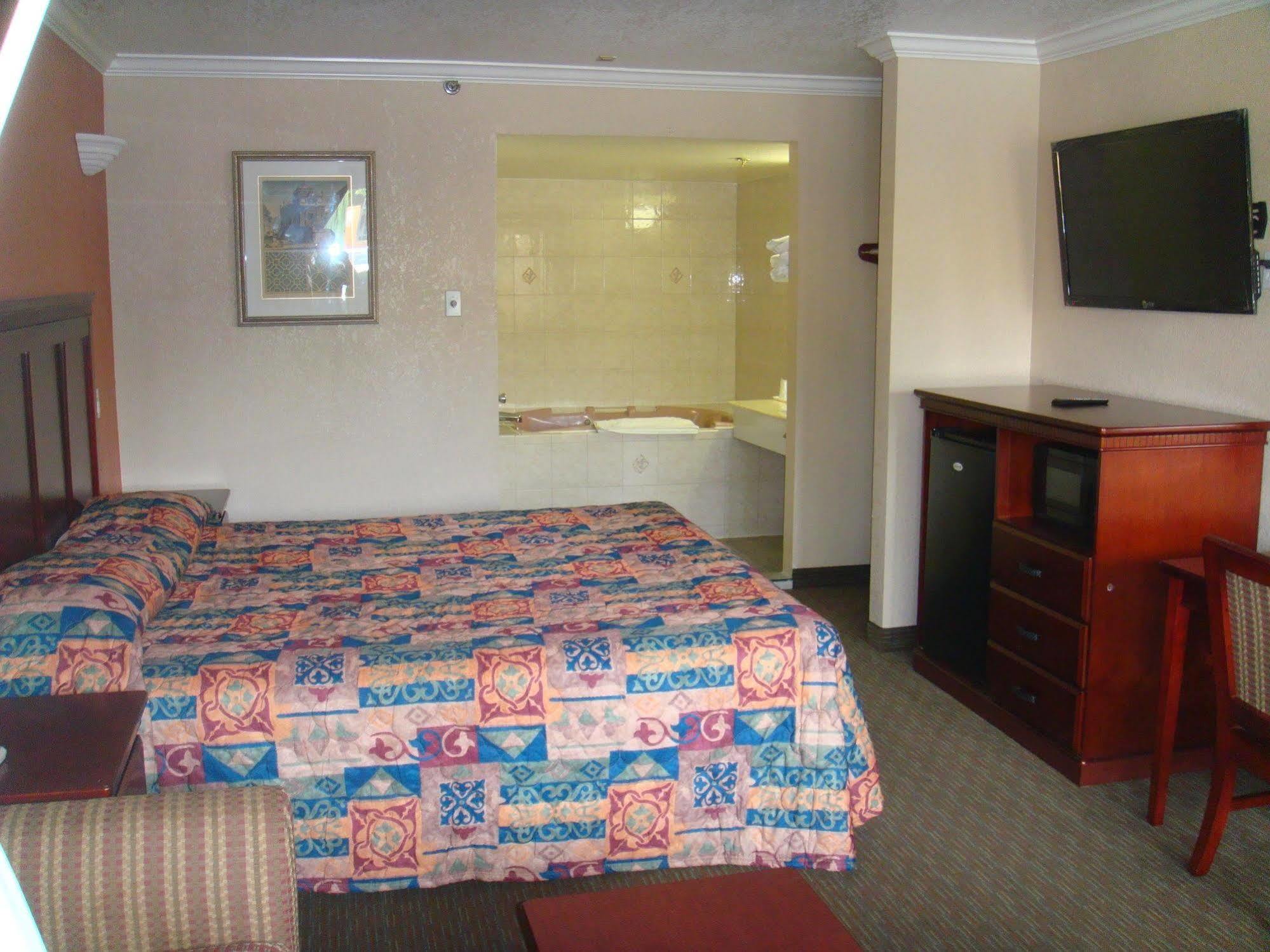 Budget Inn Ла-Пуэнте Экстерьер фото