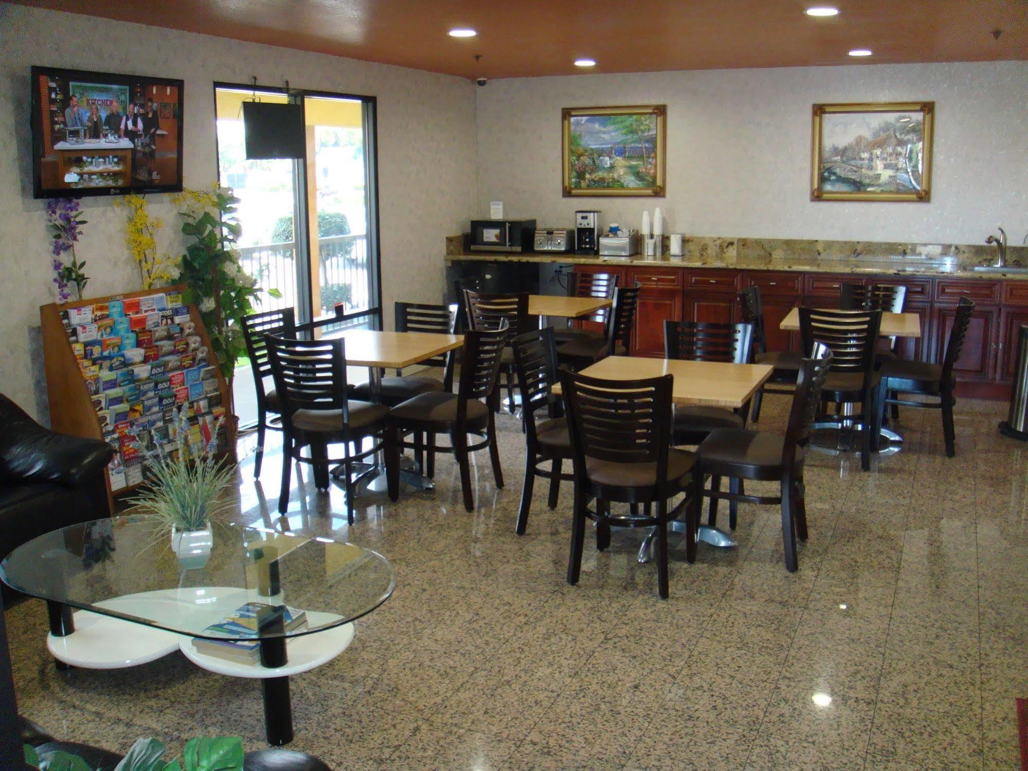 Budget Inn Ла-Пуэнте Экстерьер фото